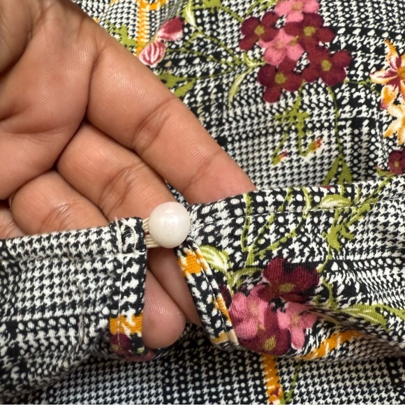 Chic Floral Checkered Knot Front Blouse - Picture 7 of 8